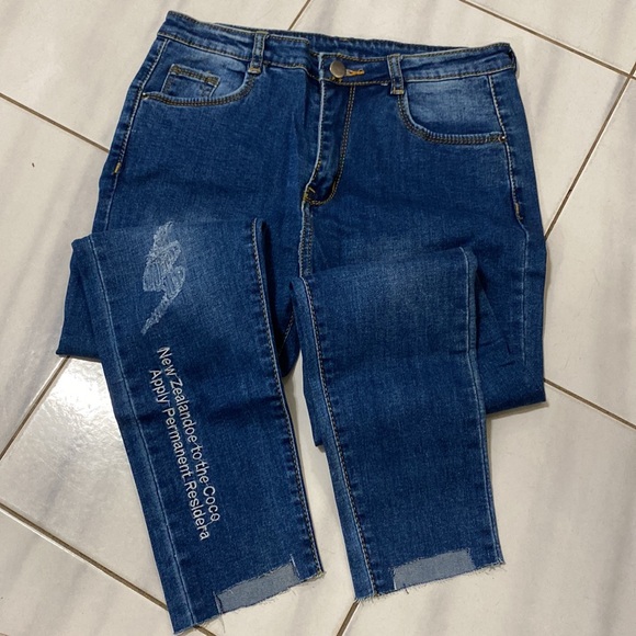 Jeans - Picture 2 of 3